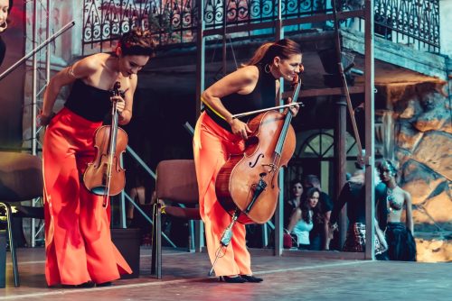 KONCERTOWY PRZEWRÓT PAŁACOWY  –  PROGRAM MUZYCZNO-KABARETOWY „SZTUKI PIĘKNE”